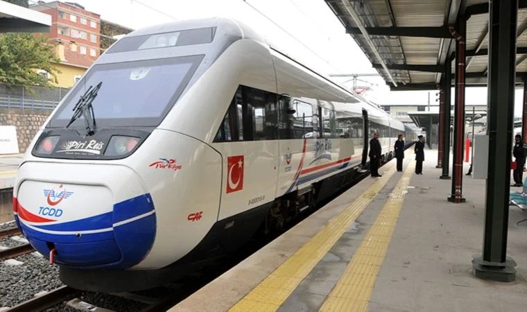 AKP, TCDD yolundaki rayları birilerine peşkeş çekmek için döşüyor