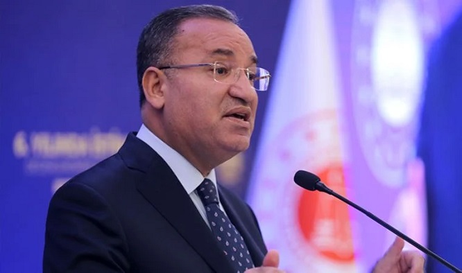 Bekir Bozdağ'dan anayasa değişikliği açıklaması: 'Anayasa'nın 24. maddesi değişecek'