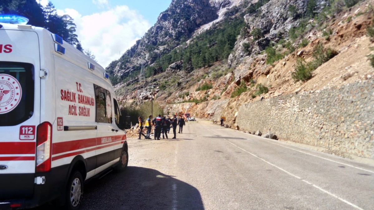 Adana'da 4 öğretmen feci şekilde can verdi