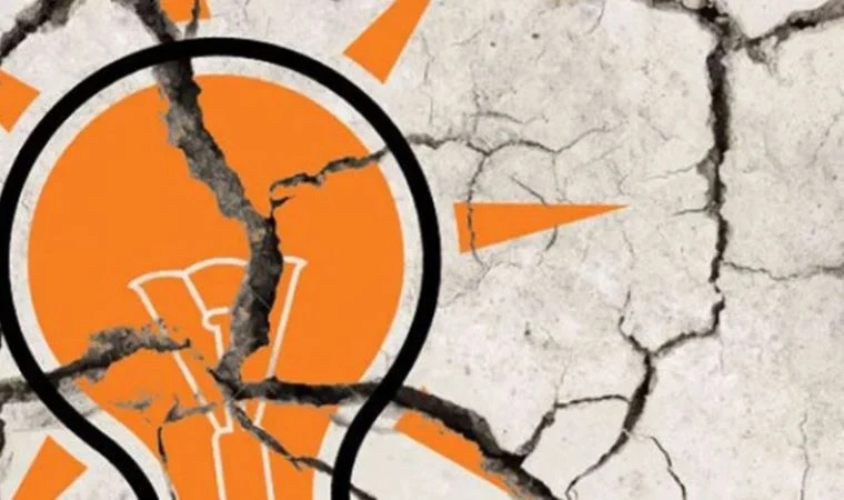 Abdullah Tarhan'ın ardından AKP'de istifalar başladı: 'Kişisel menfaat için...'
