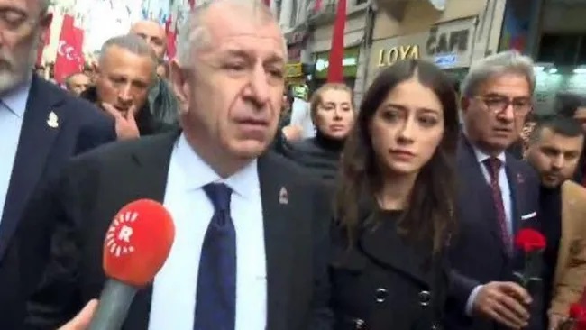 Ümit Özdağ'dan kendisine mikrofon uzatan Rudaw'a tepki: Sizi Türkiye Cumhuriyeti'ne sokmayacağız