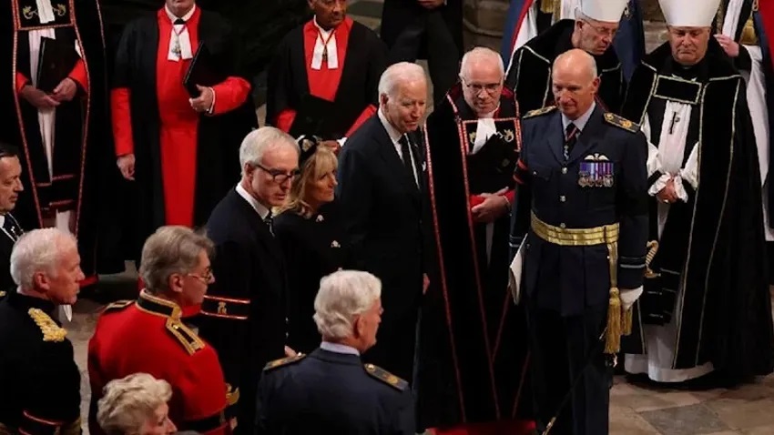 Kraliçe Elizabeth’in cenaze töreni başladı: Dünya liderleri akın etti