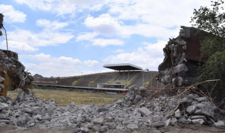 Tarihi Cebeci İnönü Stadyumu’nu millet bahçesi için yıkmışlardı: İhale deprem dinlemedi