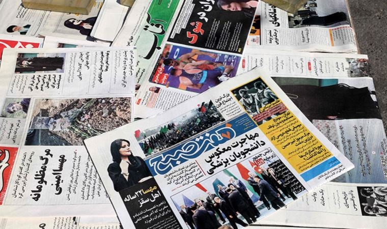 İran'da kadınlar Mahsa Amini için güvenlik güçlerine direnerek protesto gösterisi düzenledi: Cinsiyetçi rejimden bıktık