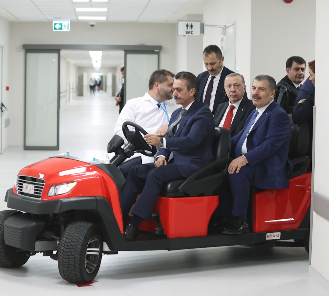 Erdoğan şehir hastanesini arabayla gezdi