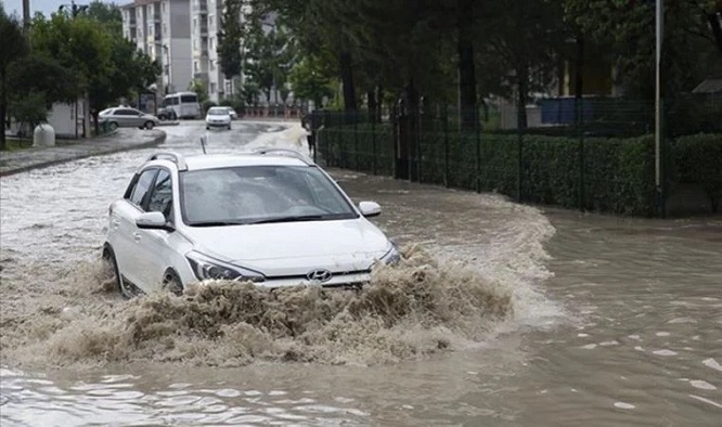 Meteoroloji'den İstanbul ve Ankara başta olmak üzere birçok il için sel uyarısı!
