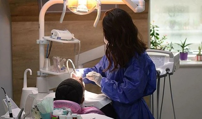 Genel Sağlık İş, ağız ve diş sağlığı çalışanlarıyla anket yaptı: ‘10 çalışandan 8’i borçlu'