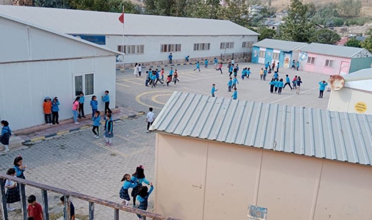 Van depreminin üzerinden 12 yıl geçmesine rağmen izleri tazeliğini koruyor