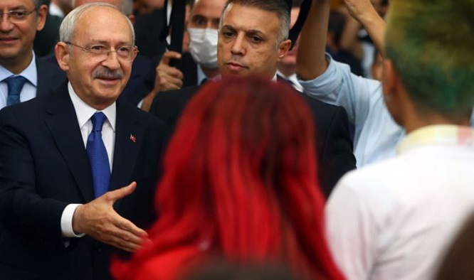 AKP'li Hüseyin Çelik'ten dikkat çeken başörtüsü çıkışı: 'Kılıçdaroğlu'nu alkışlıyorum'