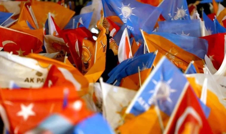 İktidara yakın gazete duyurdu: AKP'de adaylık yarışı başladı