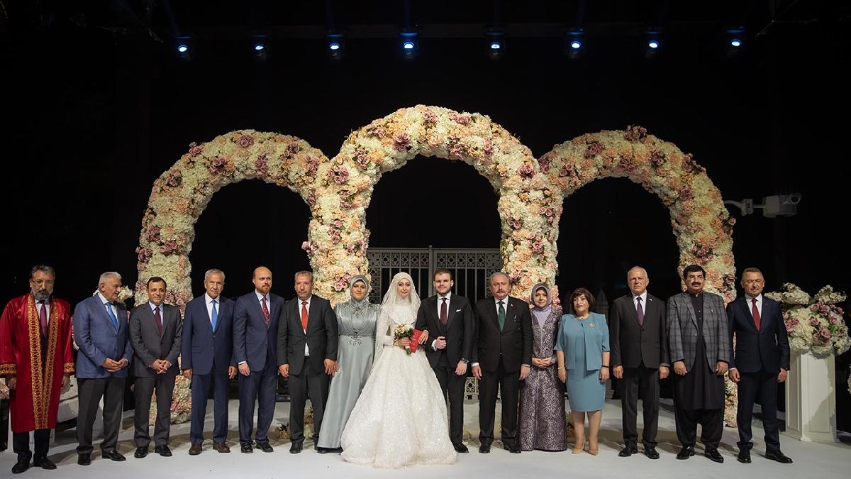 Bülent Arınç ve Bilal Erdoğan nikah şahidi oldu