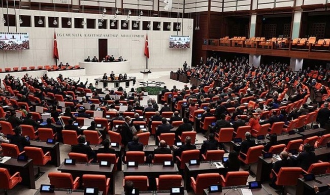AKP’li İsmail Güneş, İçişleri Bakanlığı’nın bütçe görüşmelerinde Said Nursi’yi övdü