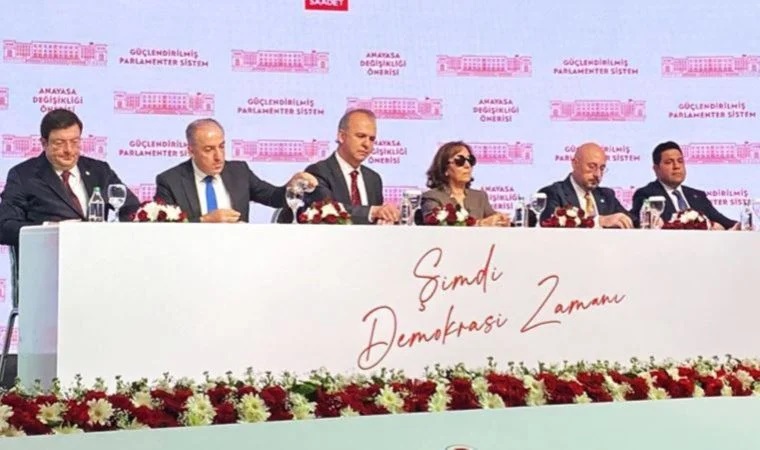 Son Dakika: Altı masadan 156 sayfalık anayasa önerisi... İşte ana hatları