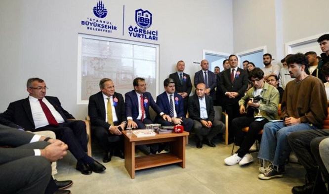 Boğaziçili öğrenci, İmamoğlu'na dert yandı: 'Bizi tarikat yurtlarına mecbur bıraktılar'