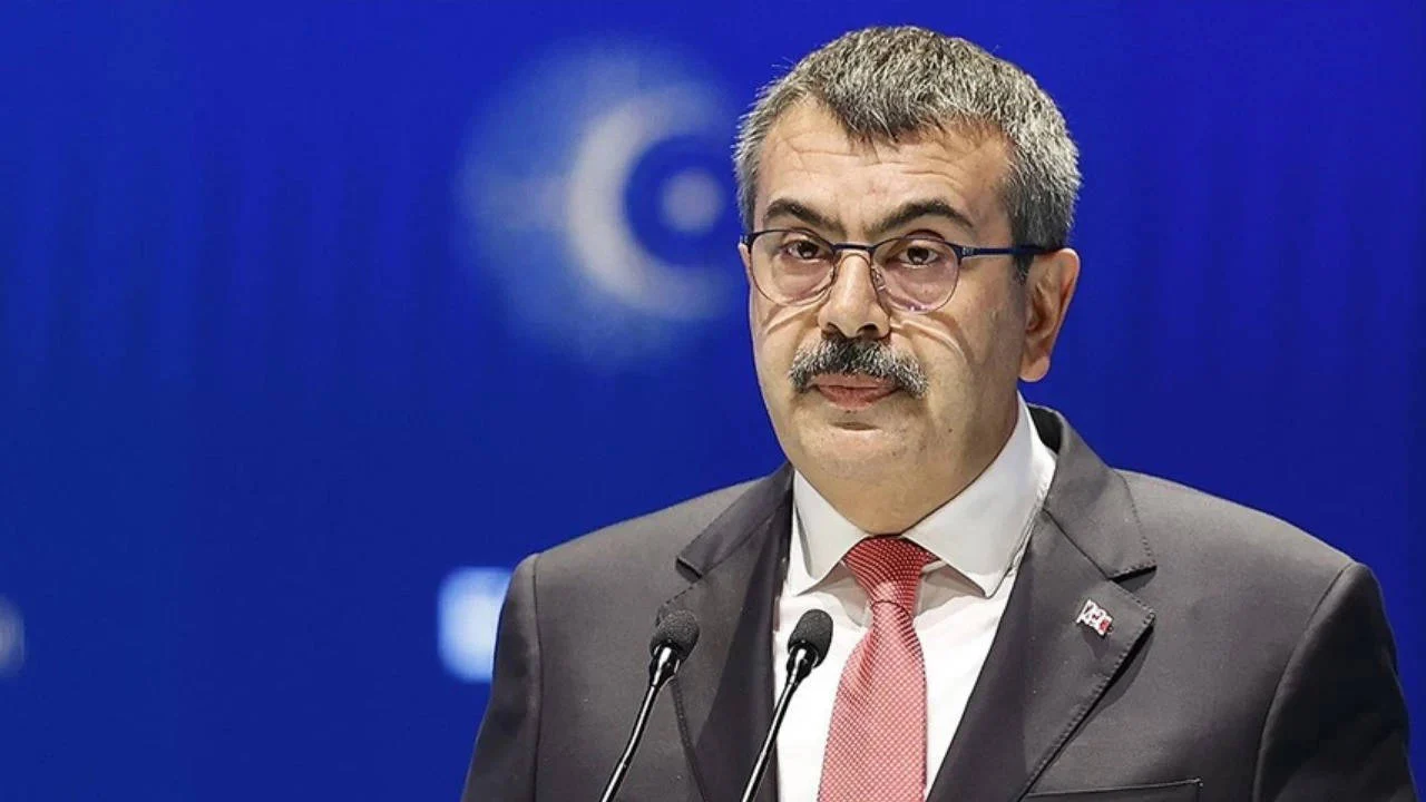 Laiklik Bildirisine Soruşturma Tehdidi: Eğitimde Gericilik Derinleşiyo